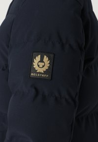 Belstaff PENDULUM JACKET - Dūnu jaka - dark ink