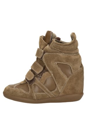 High-top wedge sneaker in brown suede and leather with three velcro straps and padded ankle support.