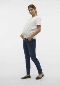 Vero Moda Maternity UMSTANDS - Uske traperice - medium blue denim
