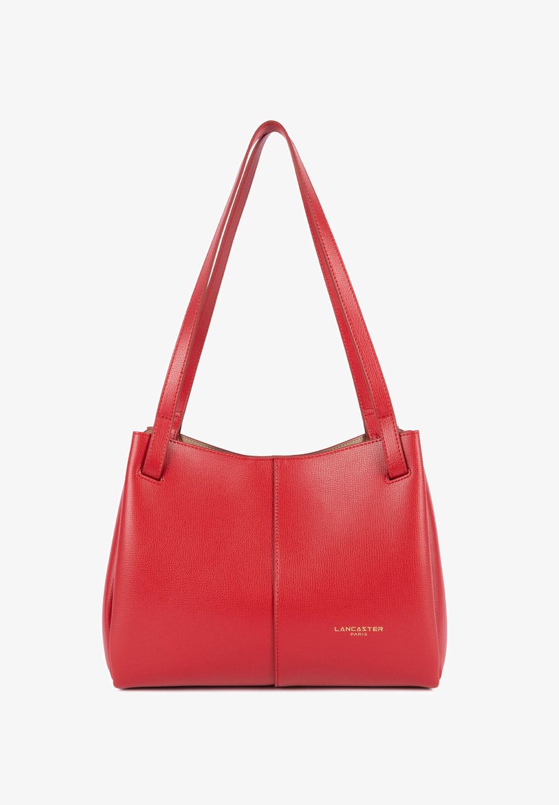 Sac à main en cuir rouge Lancaster Paris avec doubles bretelles et logo subtil sur le panneau avant inférieur droit.