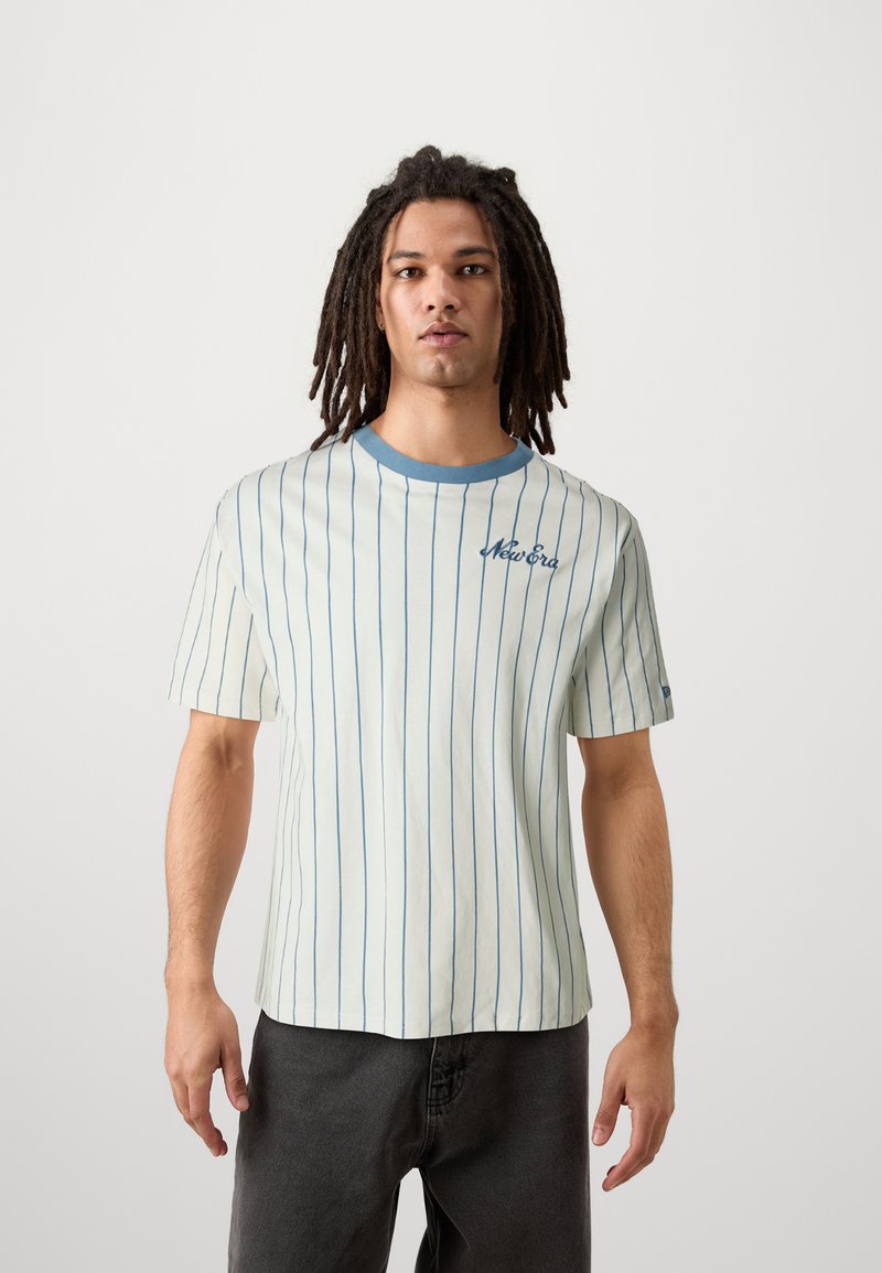 New Era PINSTRIPE TEE - T-shirt estampada - off-white/blue