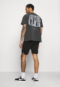 Alpha Industries KEROSENE PATCH - Shorts - black