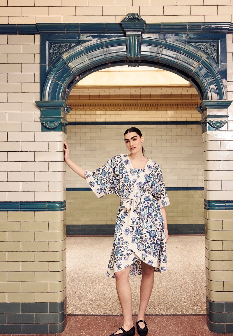 Cath Kidston PRINTED KIMONO - Köntös - blue white floral