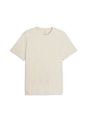 Camiseta beige de manga corta con cuello redondo y pequeño logo bordado en el pecho izquierdo.