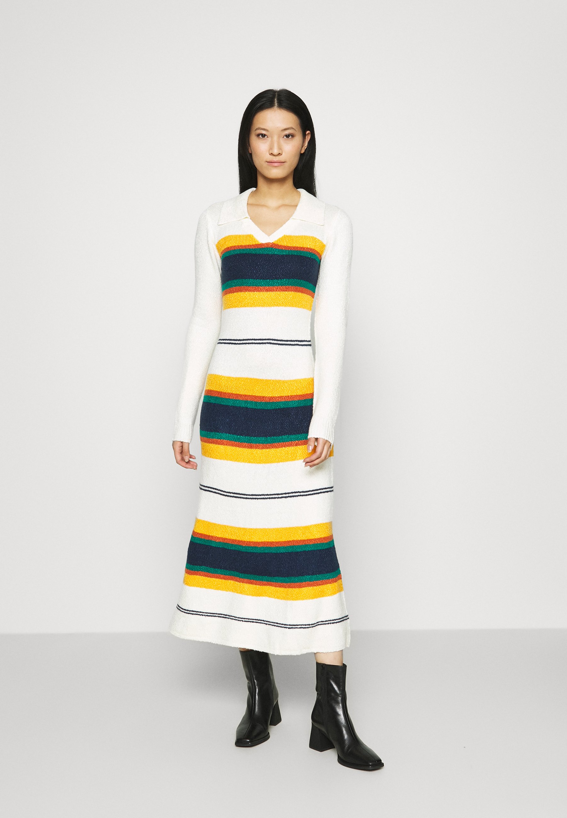 v neck long sleeve belted maxi dress