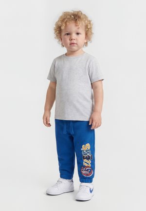 Guess, BABY TODDLER KIDS REGULAR PANTS - Παντελόνι φόρμας - blue again
