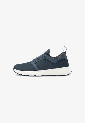 Męskie granatowe buty sportowe z teksturowaną siateczką, kontrastującymi szarymi akcentami, białą podeszwą oraz uchwytem na pięcie.