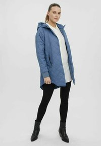 Vero Moda VMHAYLE REP - Vinterkappa /-rock - china blue