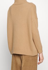 WEEKEND MaxMara Sweter