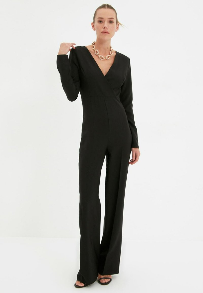 Trendyol Jumpsuit zwart Trendyol Jumpsuit zwart