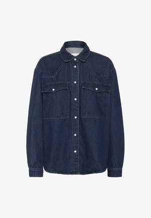 Chemise en denim foncé avec un devant à boutonnage, un col pointu, deux poches poitrine et des manches longues. Présente des coutures visibles et des accessoires en métal argenté.