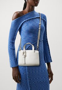 Furla NUVOLA BOSTON BAG - Käsilaukku - marshmallow