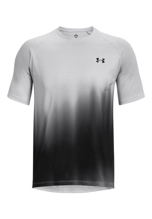 T-shirt de sport à manches courtes avec haut gris clair, dégradé noir ponctué en bas et logo Under Armour sur la poitrine gauche.