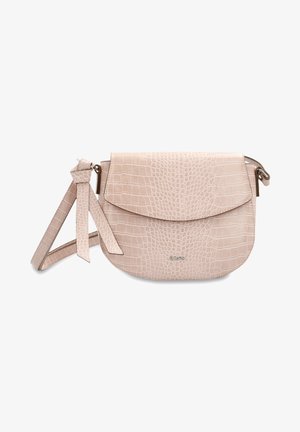 Sac bandoulière rose clair avec texture croco, fermeture à rabat, sangle réglable et détail nœud décoratif sur fond blanc.