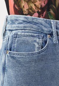 Good American JEANIUS GOOD SKATE - Τζιν χαλαρής εφαρμογής - indigo