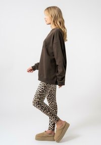 OH APRIL Melegítőfelső - deep brown