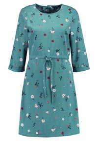 Tealfärgad klänning med trekvartsärmar, rund halsringning, blommönster i vitt, rosa och rött, indragen midja med justerbart knyt.