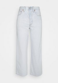 Vaaleansiniset korkeavyötäröiset suorat farkut, joissa on etunappi, vetoketju, vyölenkit ja viisi taskua valkoista taustaa vasten.