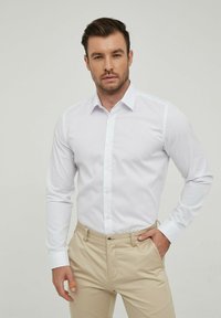 EN SLIM FIT - Chemise - blanc