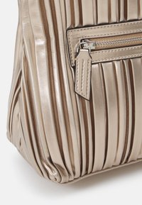 KARL LAGERFELD K/KUSHION FOLDED TOTE - Borsa a mano - champagne