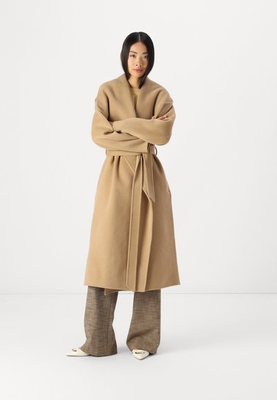 IVY OAK CARRIE ROSE - Cappotto classico - caramel