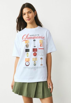 - T-shirt z nadrukiem