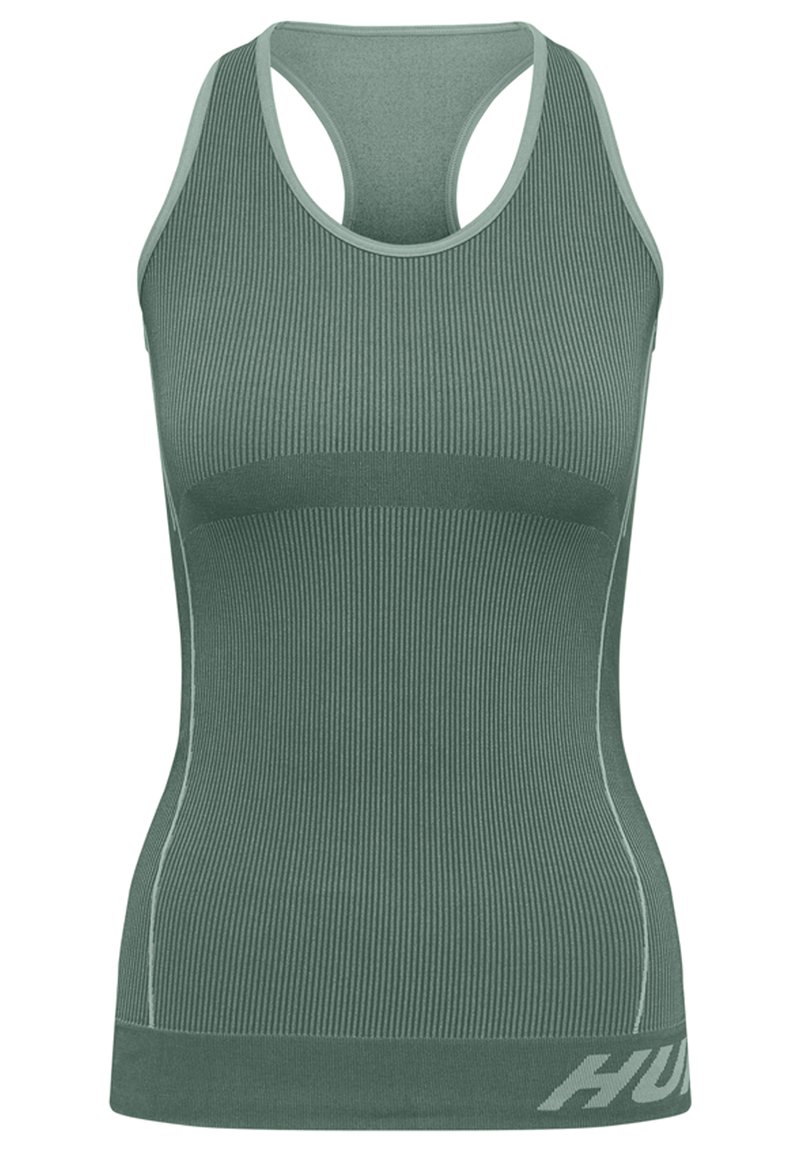 Grønneribbet sports tanktop med racerback-design, der har en solid kant og et logo på den nederste del. Blød tekstur, tætsiddende pasform.