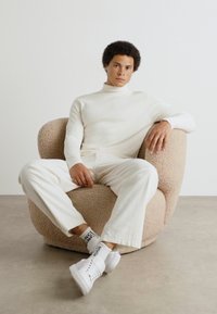 Tommy Hilfiger ROLL NECK TEE - Maglietta a manica lunga - ivory petal