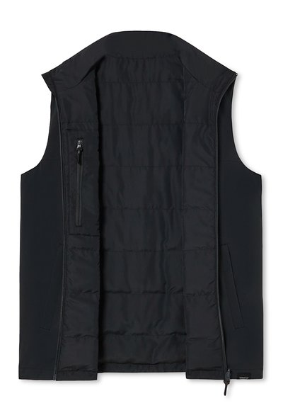 Svart ärmlös väst med en slät utsida och vadderad insida; har sidofickor och en ficka på bröstet med dragkedja; lättviktig tyg.