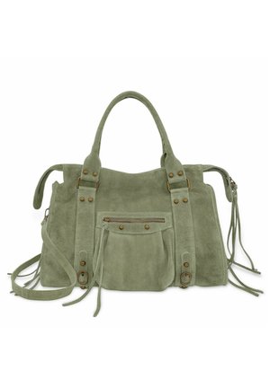 Sac à main en daim vert avec double poignée supérieure, poche avant zippée, sangles à boucle, pampilles latérales et bandoulière amovible.