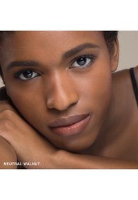 Bobbi Brown SKIN LONG WEAR WEIGHTLESS FOUNDATION SPF15 - Foundation - neutral walnut