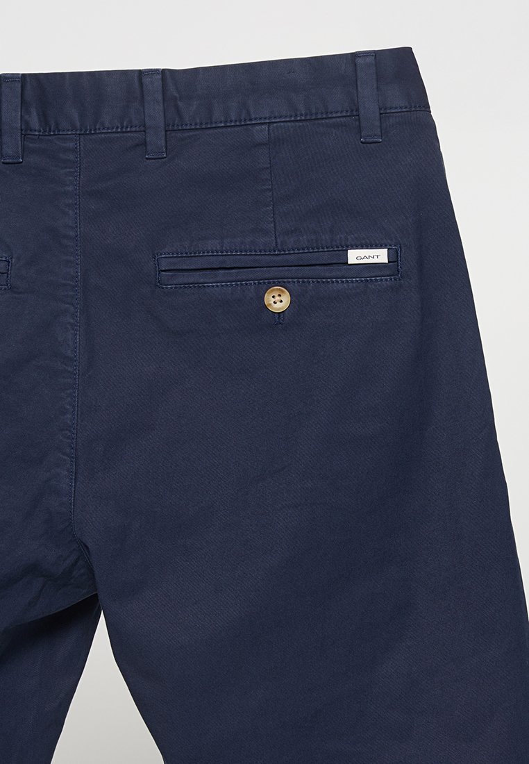 SLIM FIT