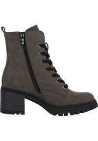 Botas de tobillo de ante sintético gris con cordones en la parte delantera, cremallera lateral, tacón negro grueso y suela texturizada para mayor agarre.