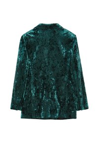 Blazer in velluto di un profondo teal con una texture liscia. Presenta un rever a punte e maniche tre quarti, evidenziando un fit rilassato.