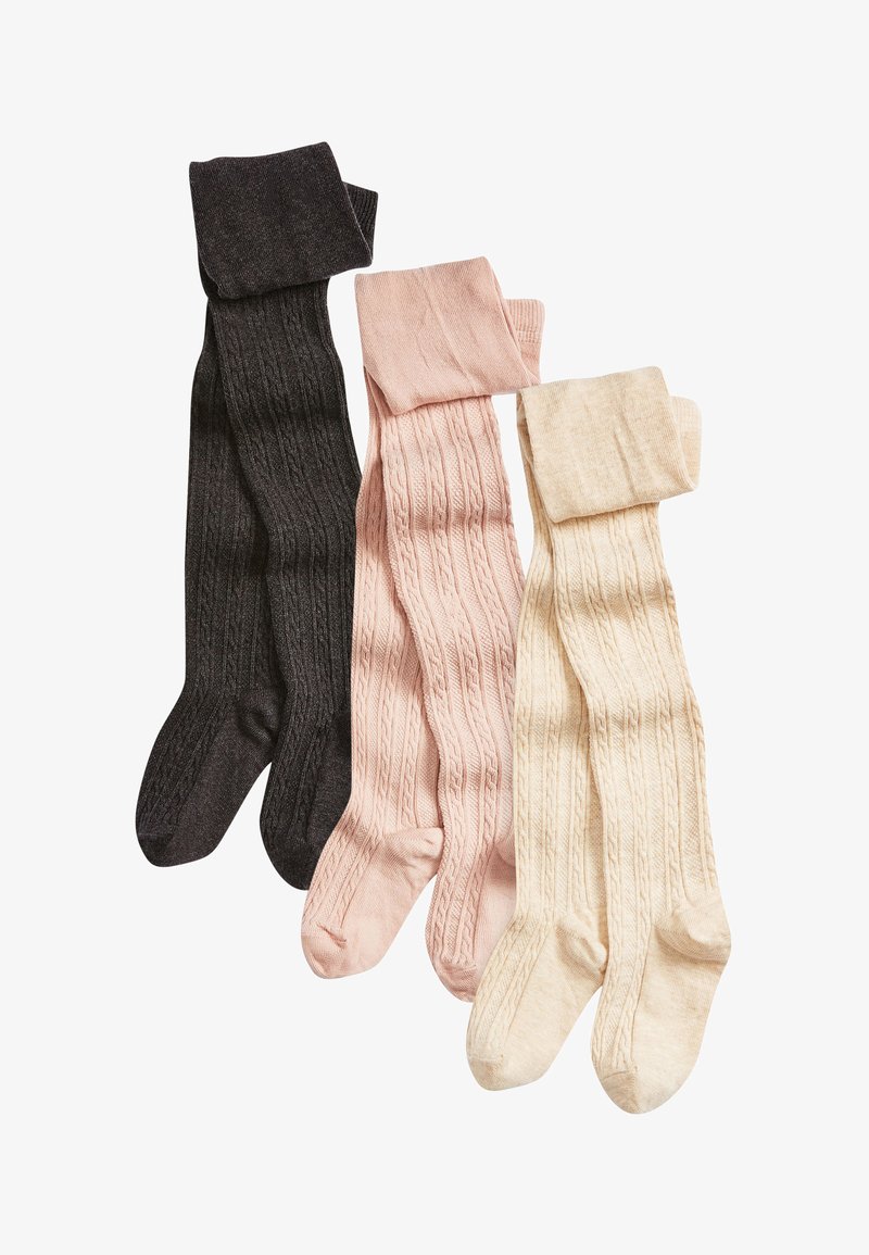 Drei Paar Stricksocken: schwarz, hellrosa und creme. Jedes Paar hat eine gerippte Textur und umgeschlagene Bündchen am oberen Ende.