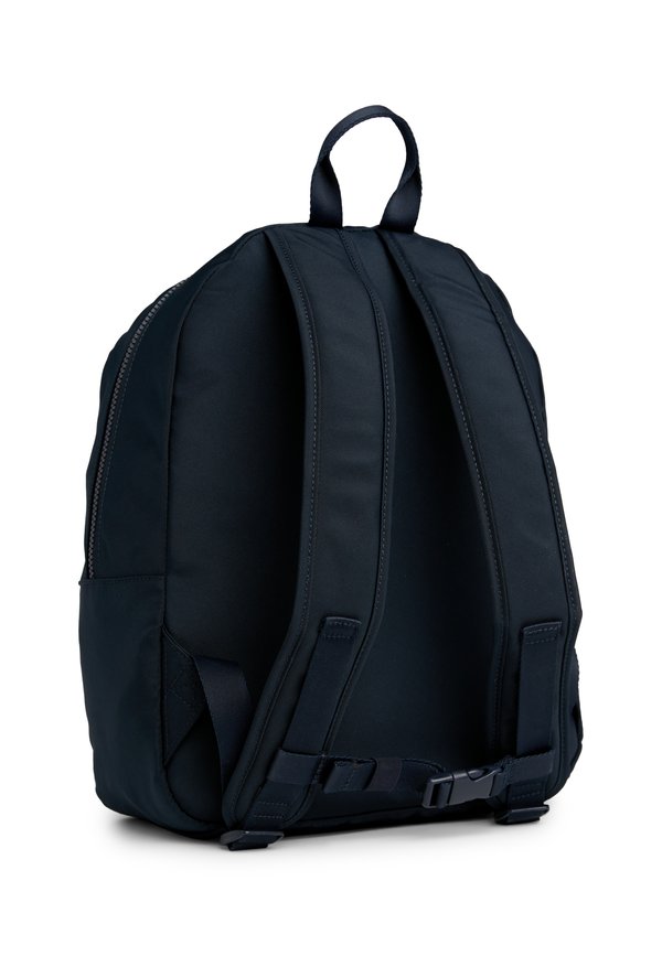 ESSENTIAL UNISEX – Tagesrucksack