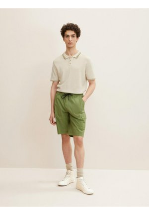 Shorts - felt green