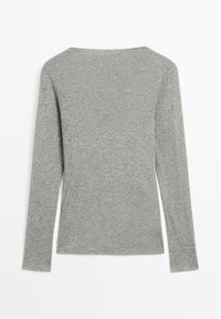 Chemise ajustée à manches longues gris chiné avec un col rond, vue de dos sur un fond blanc.