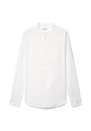 Weißes Langarmshirt mit Stehkragen und halbem Knopfleiste vorne, flach auf weißem Hintergrund dargestellt.