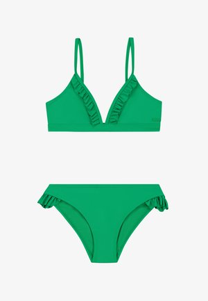 Zelená bikinová souprava obsahující trojúhelníkový top s volánkovým lemem a nastavitelnými ramínky, doplněná o bikini kalhotky s volánkovým lemem.