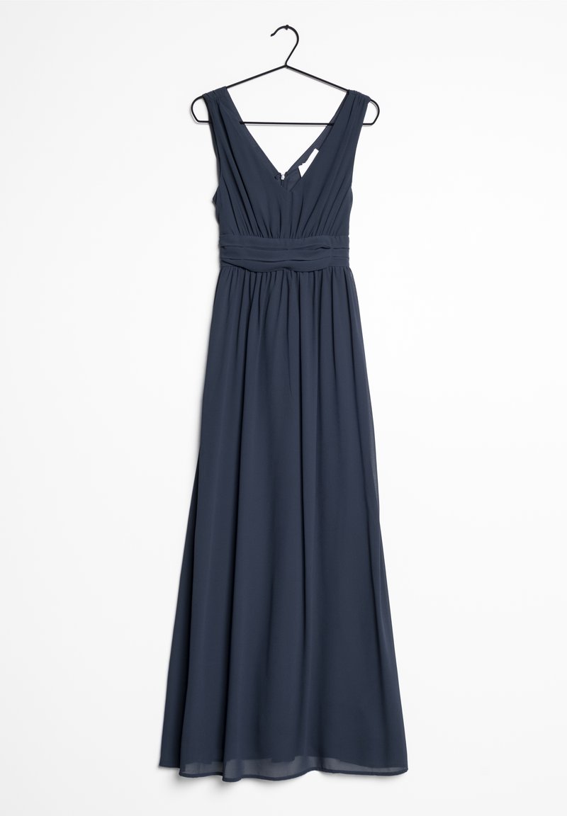 Robe maxi bleu foncé sans manches avec col en V et taille froncée, suspendue sur un cintre noir sur fond blanc.
