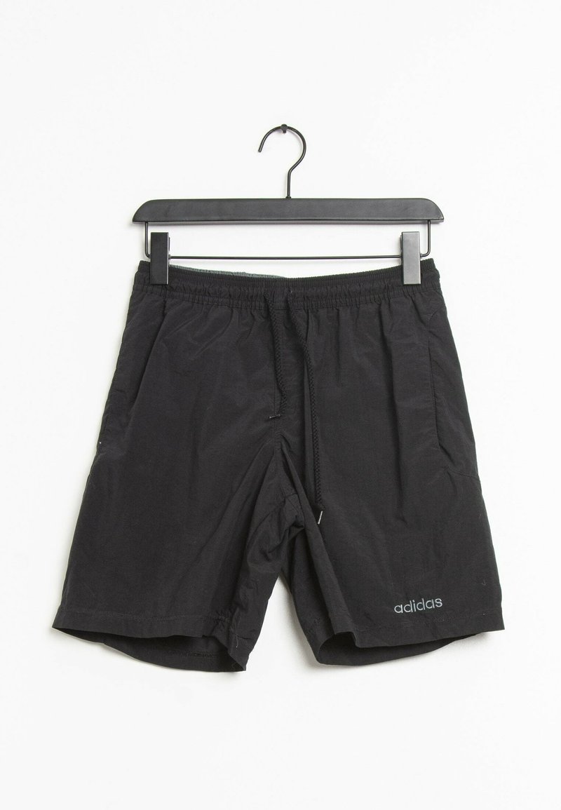 Svarta träningsshorts i lätt tyg, med elastisk midja och dragsko samt sidofickor; Adidas-logotyp i grått.