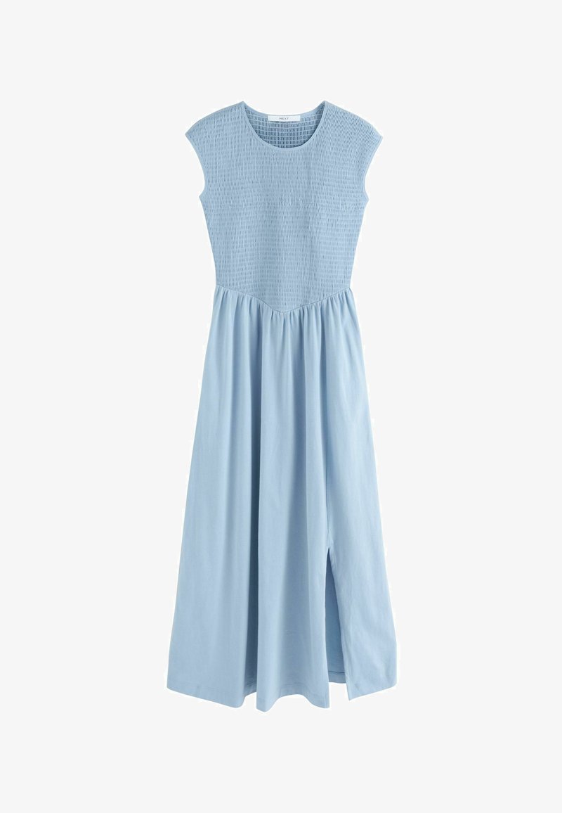 Robe maxi bleu clair sans manches avec corsage texturé, encolure ronde, taille froncée et fente latérale sur la jupe.
