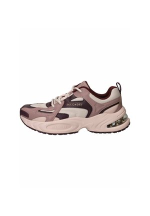 Licht mauve en bordeaux Skechers sneaker met witte veters, mesh panelen, dikke zool en zichtbaar luchtkussen in de hiel, zijaanzicht.