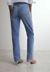 Next EMBROIDERED - Džíny Straight Fit - mid blue