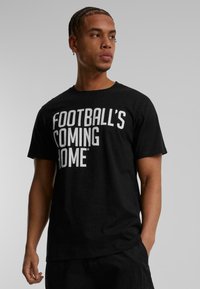 Merchcode FOOTBALL'S COMING HOME LOGO - Apdrukāts T-krekls - black