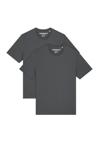 Zwei graue kurzärmlige T-Shirts, die zusammen ausgestellt sind. Rundhalsausschnitt, glatte Textur, aus leichtem Stoff gefertigt.