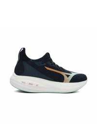 Scarpa da corsa leggera navy con tomaia in rete testurizzata, suola intermedia bianca e design della suola curvato. Presenta un accento dorato sul lato.