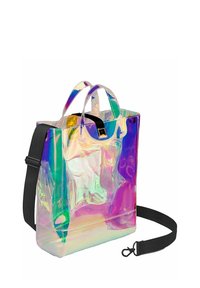 Borsa tote traslucida iridescente, realizzata in PVC, dotata di due manici, un cinturino nero rimovibile e una semplice struttura rettangolare.