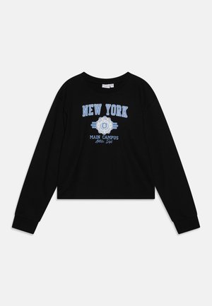 Black cropped sweatshirt featuring long sleeves and a crew neckline, with "NEW YORK MAIN CAMPUS" printed in light blue. Plain back.